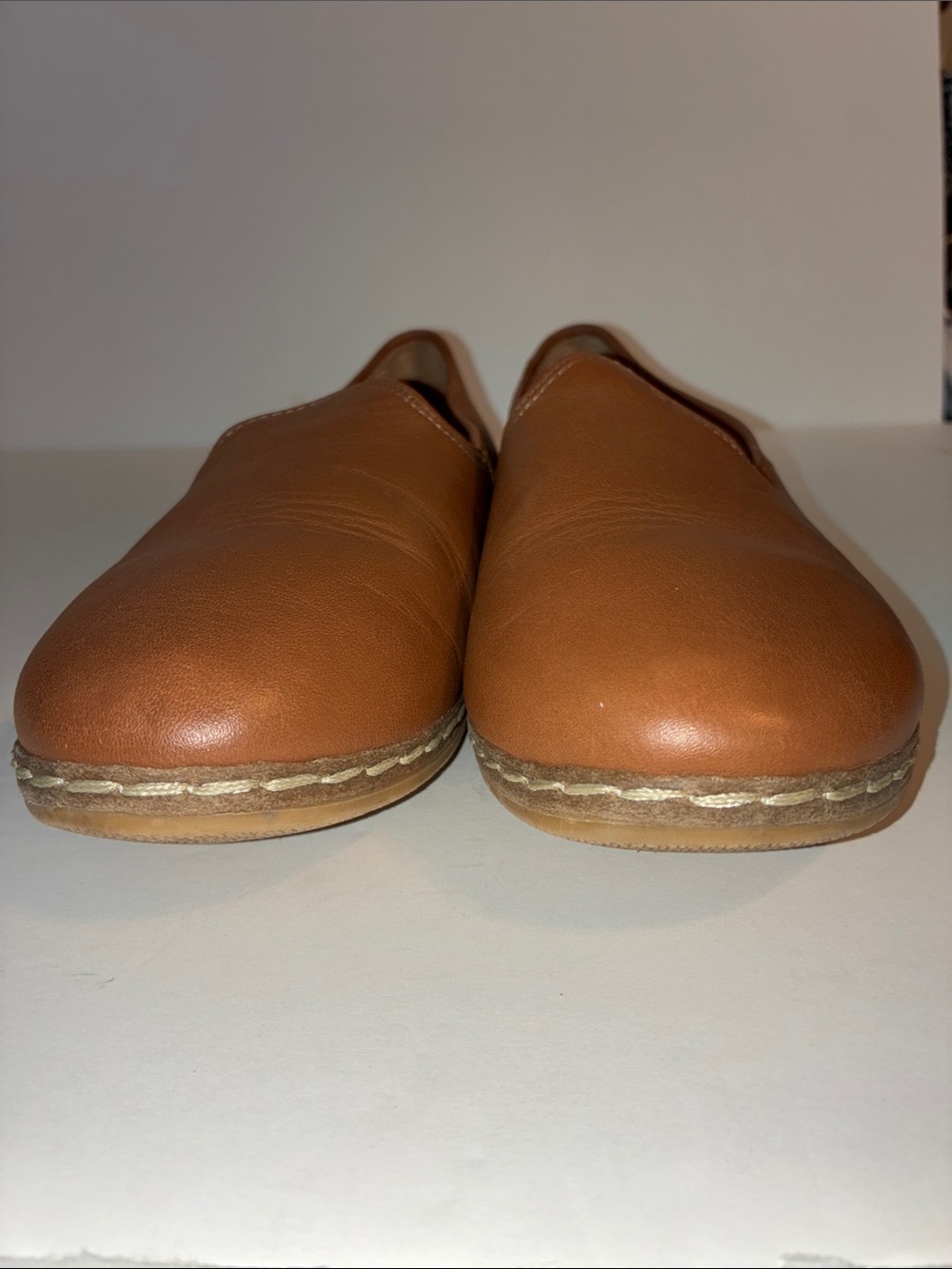 Charix, Women’s 39.5/ US 9, Camel Slip Ons, Leather - Picture 7 of 13